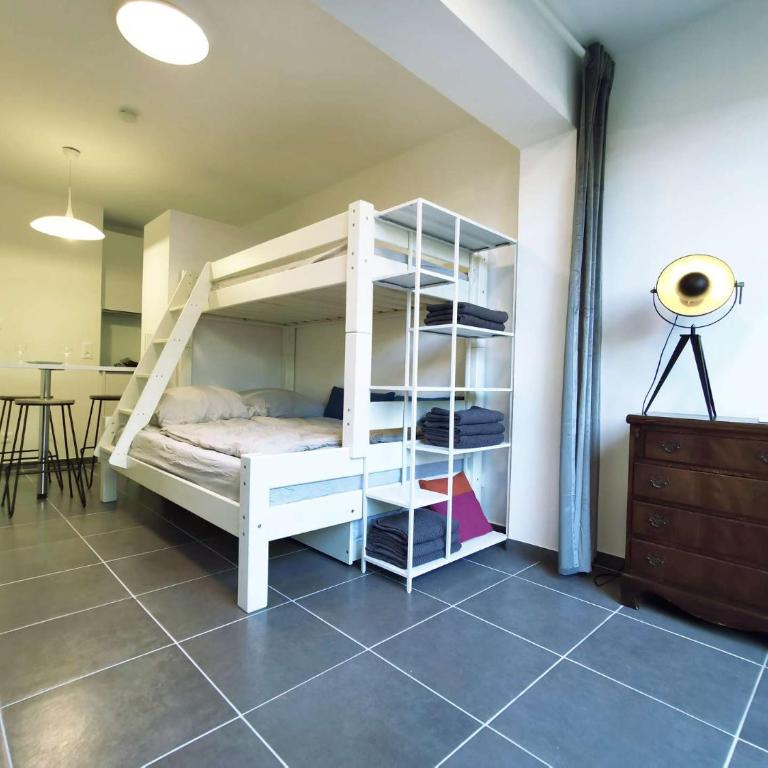 Jardin, terrasse, climatisation, à 5 minutes à pied des plages, commerces et animations - Studio-Apartment - 8