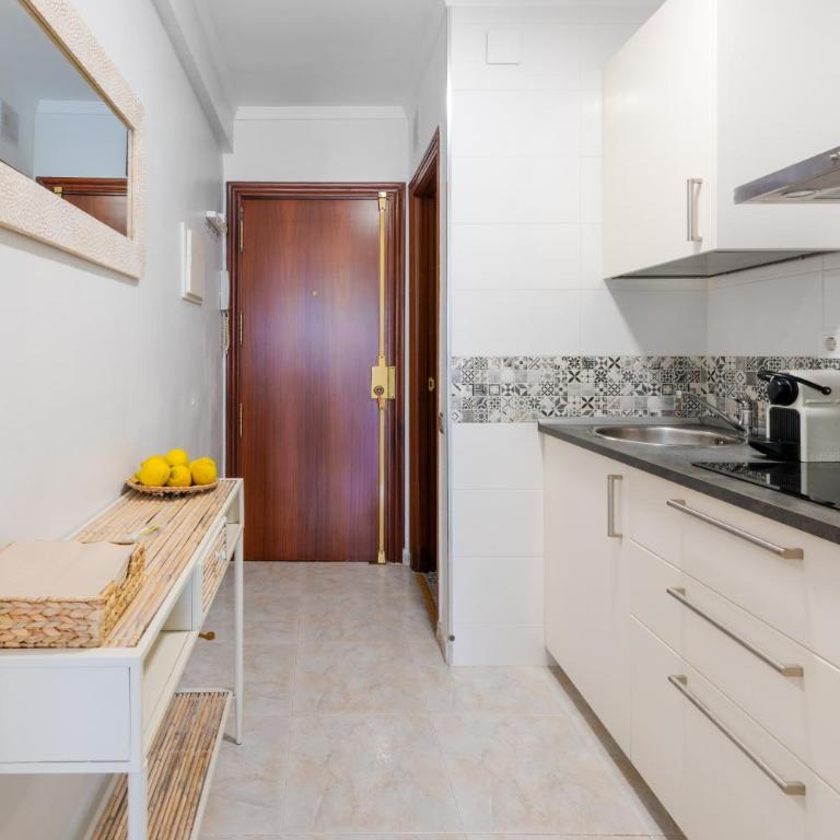 Al Andalus Torremolinos - Bright Coastal Apartment near La Carihuela, Restaurants & Centre - Apartamento de 1 dormitorio - 10