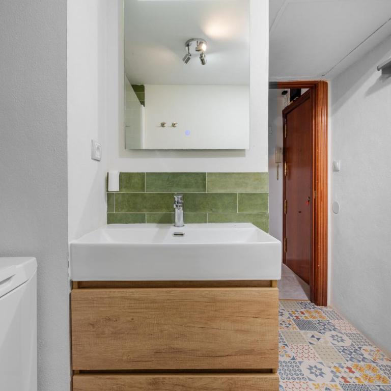 Al Andalus Torremolinos - Bright Coastal Apartment near La Carihuela, Restaurants & Centre - Apartamento de 1 dormitorio - 15