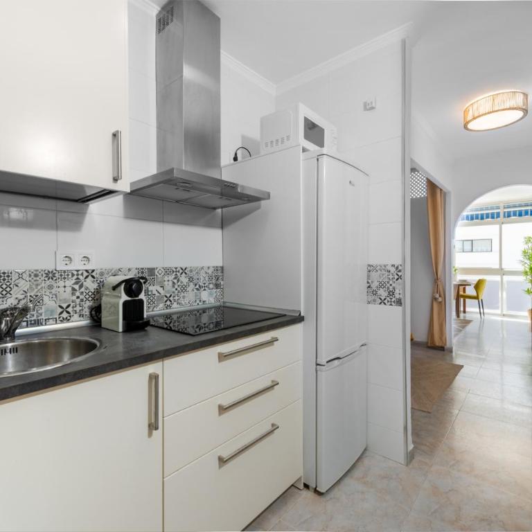 Al Andalus Torremolinos - Bright Coastal Apartment near La Carihuela, Restaurants & Centre - Apartamento de 1 dormitorio - 12
