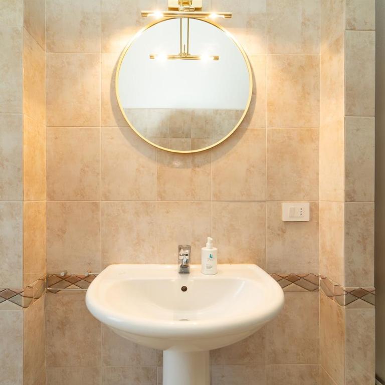 Spacious penthouse with terrace in the heart of Como - Apartment mit 3 Schlafzimmern - 4