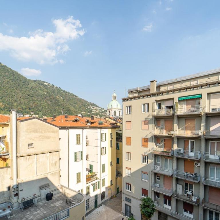 Spacious penthouse with terrace in the heart of Como - Apartment mit 3 Schlafzimmern - 6