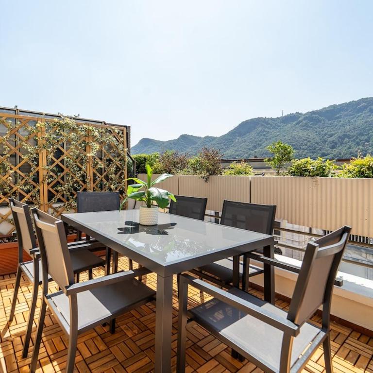 Spacious penthouse with terrace in the heart of Como - Apartment mit 3 Schlafzimmern - 12