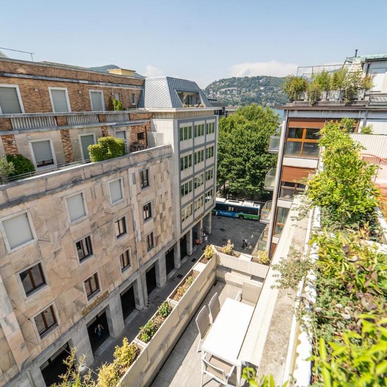 Spacious penthouse with terrace in the heart of Como - Apartment mit 3 Schlafzimmern - 14