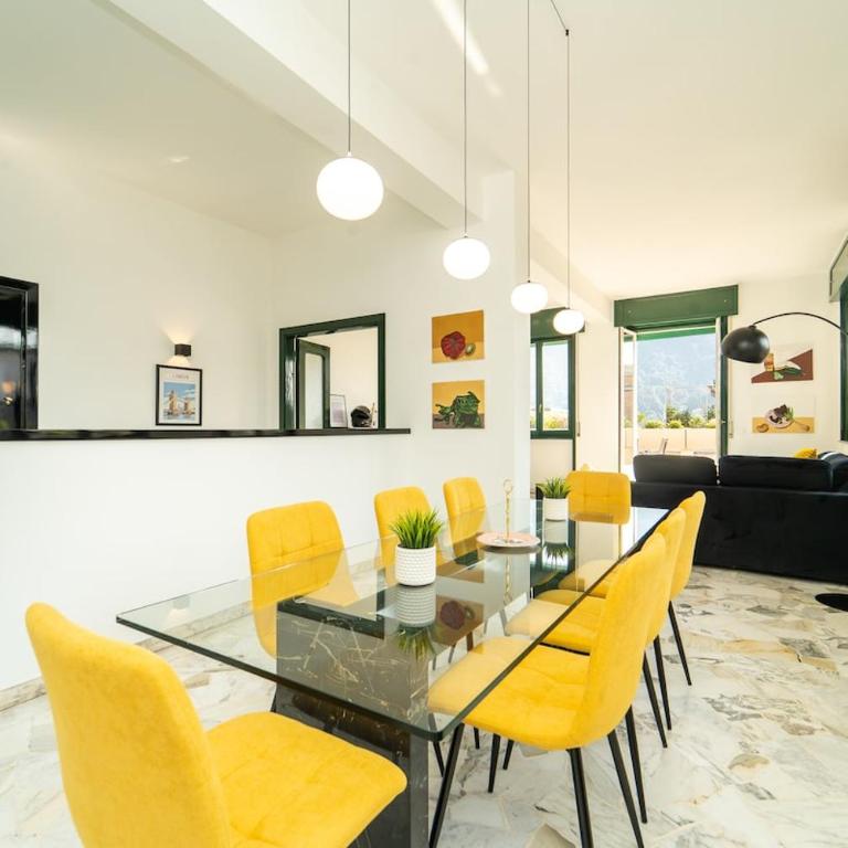 Spacious penthouse with terrace in the heart of Como - Apartment mit 3 Schlafzimmern - 18