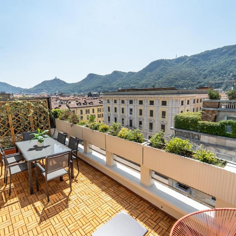 Spacious penthouse with terrace in the heart of Como - Apartment mit 3 Schlafzimmern - 25