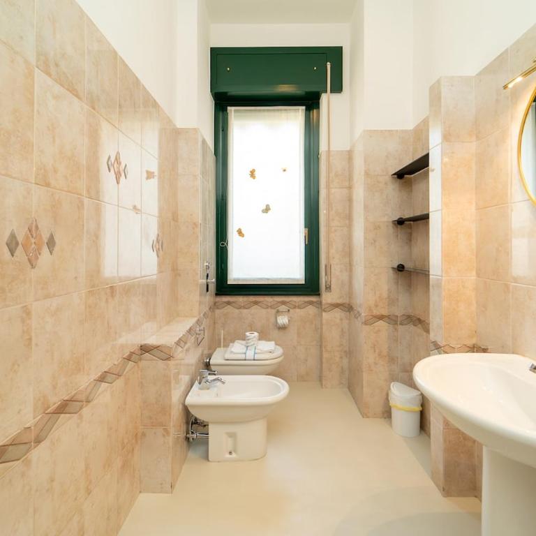 Spacious penthouse with terrace in the heart of Como - Apartment mit 3 Schlafzimmern - 28