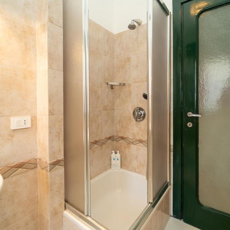 Spacious penthouse with terrace in the heart of Como - Apartment mit 3 Schlafzimmern - 33