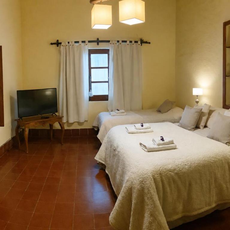 La Sala - Habitación Triple con baño privado externo - 1