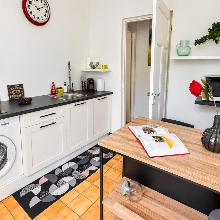 1 ch 1 sdb - Ecrin paisible proche rempart - Appartamento con 1 Camera da Letto e Terrazza - 18