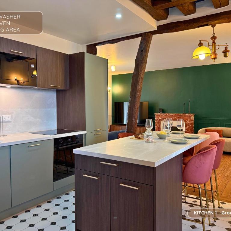 L'Épopée - Maison de caractère familiale - Disneyland 10 min - 2 cuisines - 3 salles de bain - Maison 4 Chambres - 39