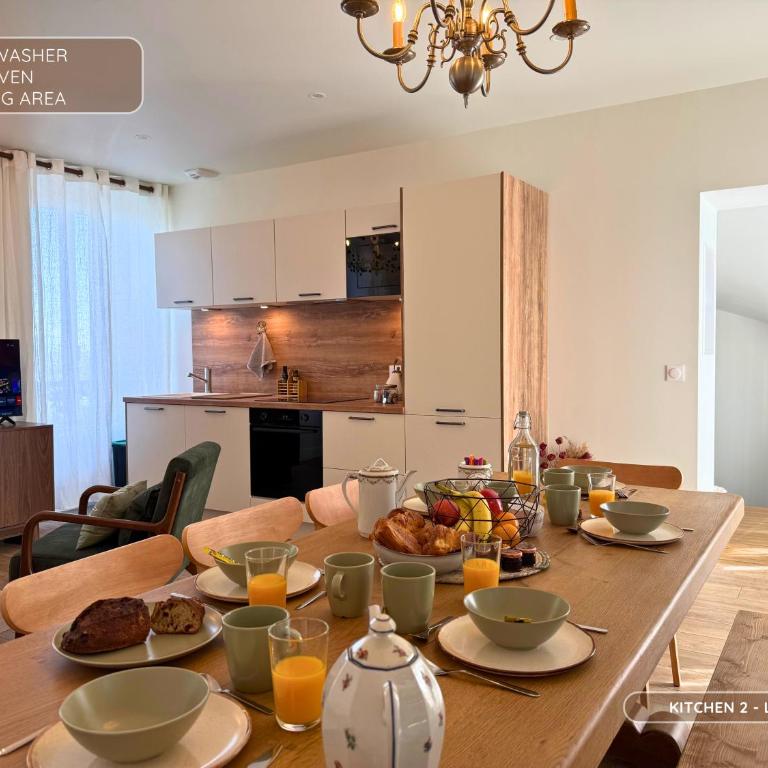 L'Épopée - Maison de caractère familiale - Disneyland 10 min - 2 cuisines - 3 salles de bain - Maison 4 Chambres - 45