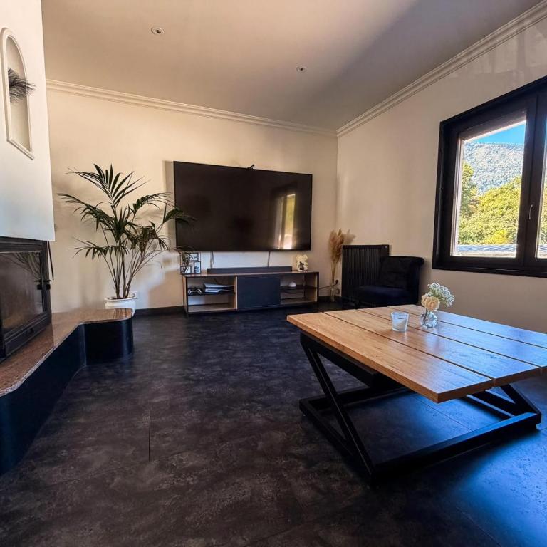 Maison vue montagne avec jaccuzi, piscine privés - Maison 2 Chambres - 3