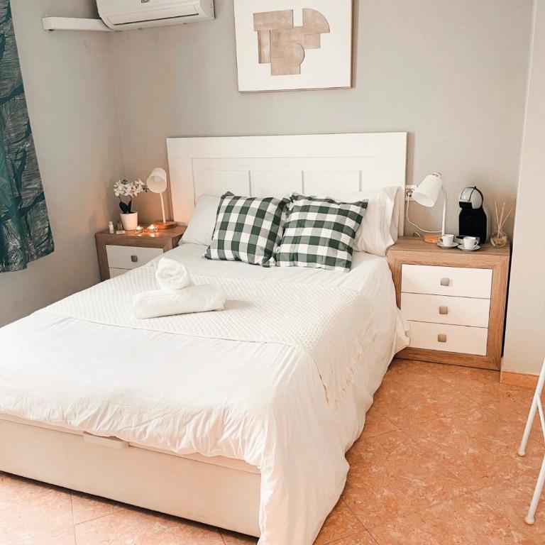 Room in Alicante with shared terrace 8 Agost - Chambre Double - 1