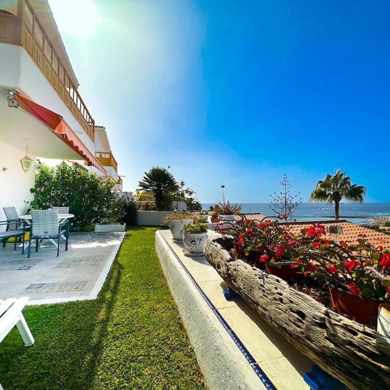 Spacious apartment with garden 3 min from the beach - Three-Bedroom Apartment - 33