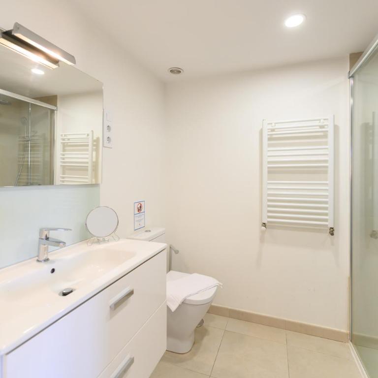 ASO941B - Piso de 3 dormitorios y 2 baños - Alquiler temporal - Apartment mit 3 Schlafzimmern - 38