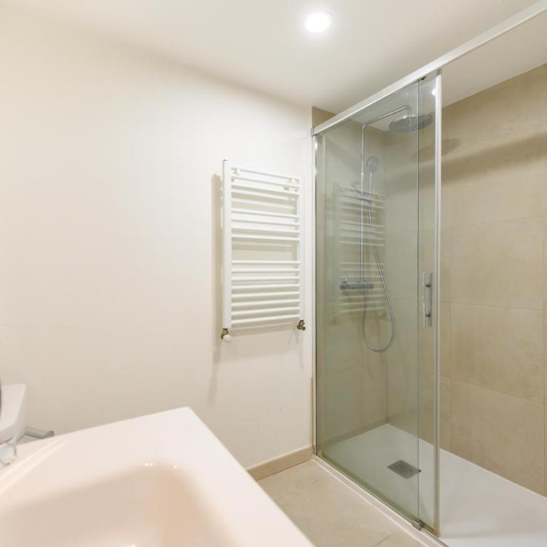 ASO941B - Piso de 3 dormitorios y 2 baños - Alquiler temporal - Apartment mit 3 Schlafzimmern - 41