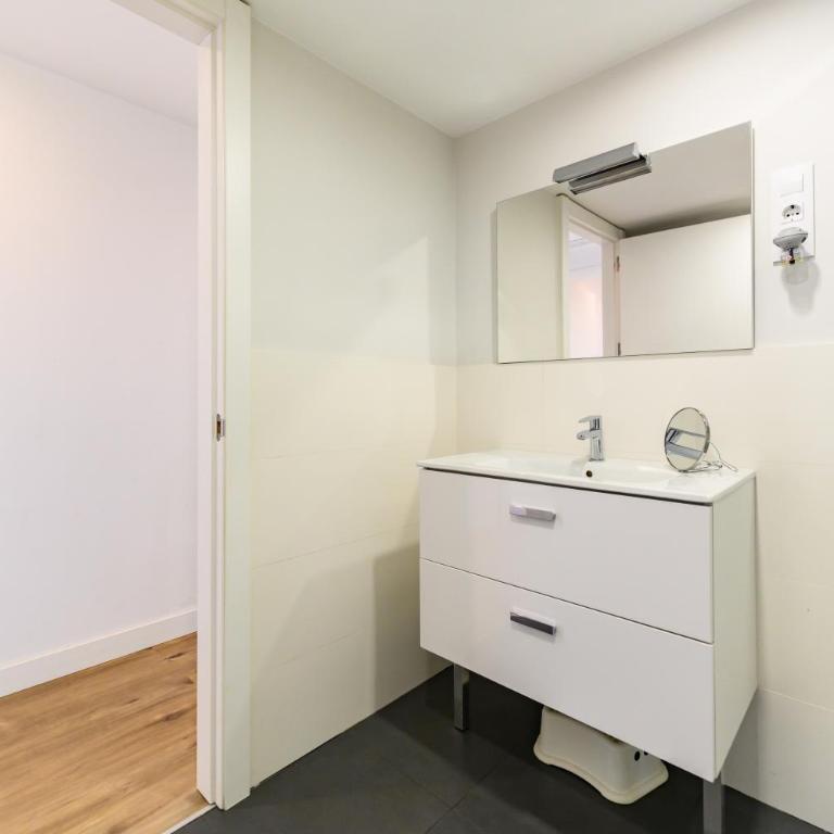 ASO941B - Piso de 3 dormitorios y 2 baños - Alquiler temporal - Apartment mit 3 Schlafzimmern - 22