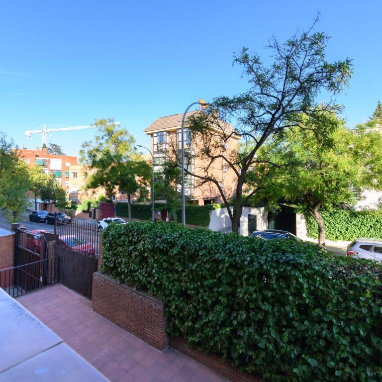 ASO941B - Piso de 3 dormitorios y 2 baños - Alquiler temporal - Apartment mit 3 Schlafzimmern - 67