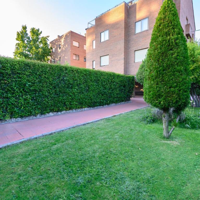 ASO941B - Piso de 3 dormitorios y 2 baños - Alquiler temporal - Apartment mit 3 Schlafzimmern - 69