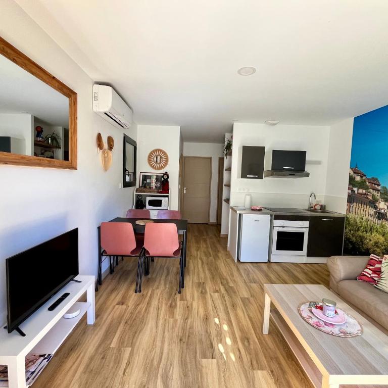Gîte Le Parmé' nid 3 lits parking privé terrasse - Appartement 2 Chambres avec Terrasse - 10
