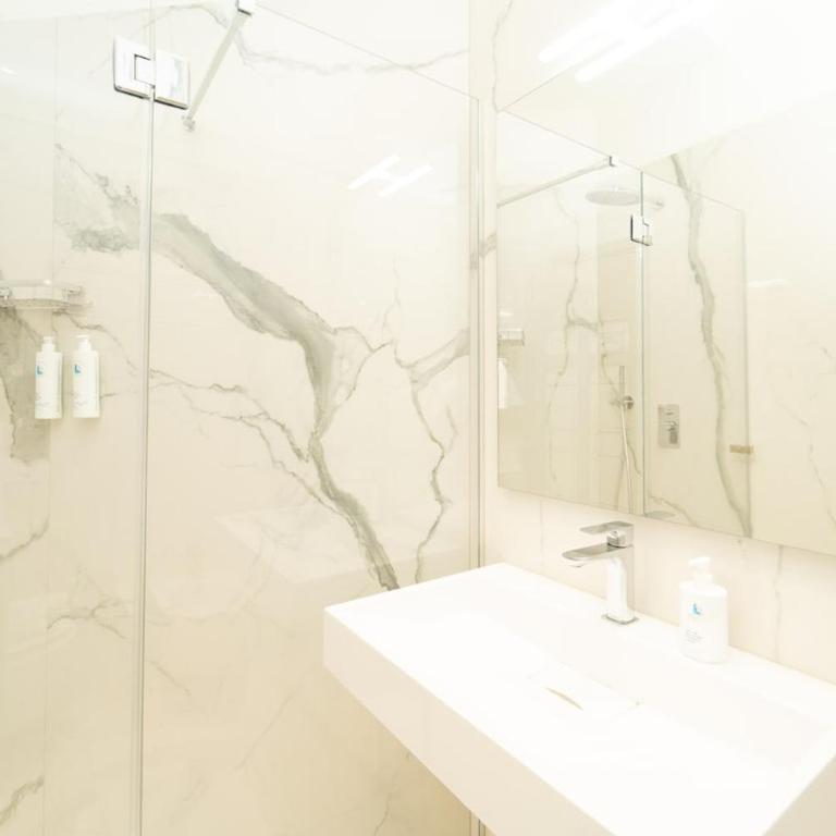 Refined apartment in the heart of Como with Balcony - Apartment mit 1 Schlafzimmer - 2