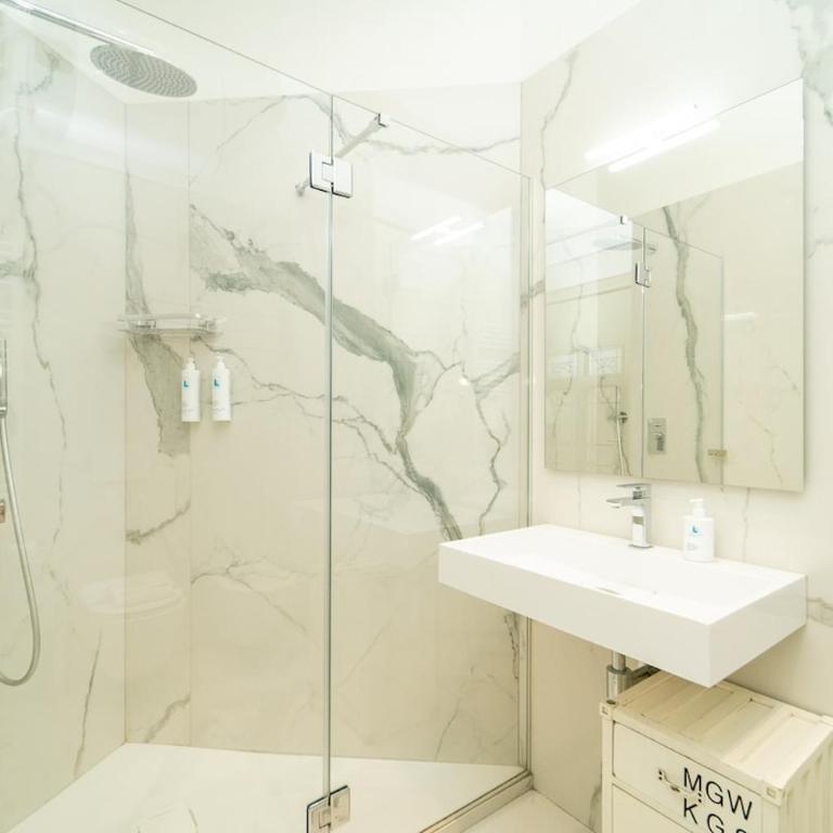 Refined apartment in the heart of Como with Balcony - Apartment mit 1 Schlafzimmer - 4