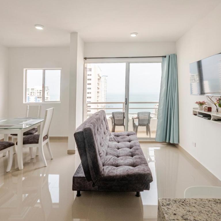 Balcón con Vista al Mar y Kit de Playa - Two-Bedroom Apartment - 23