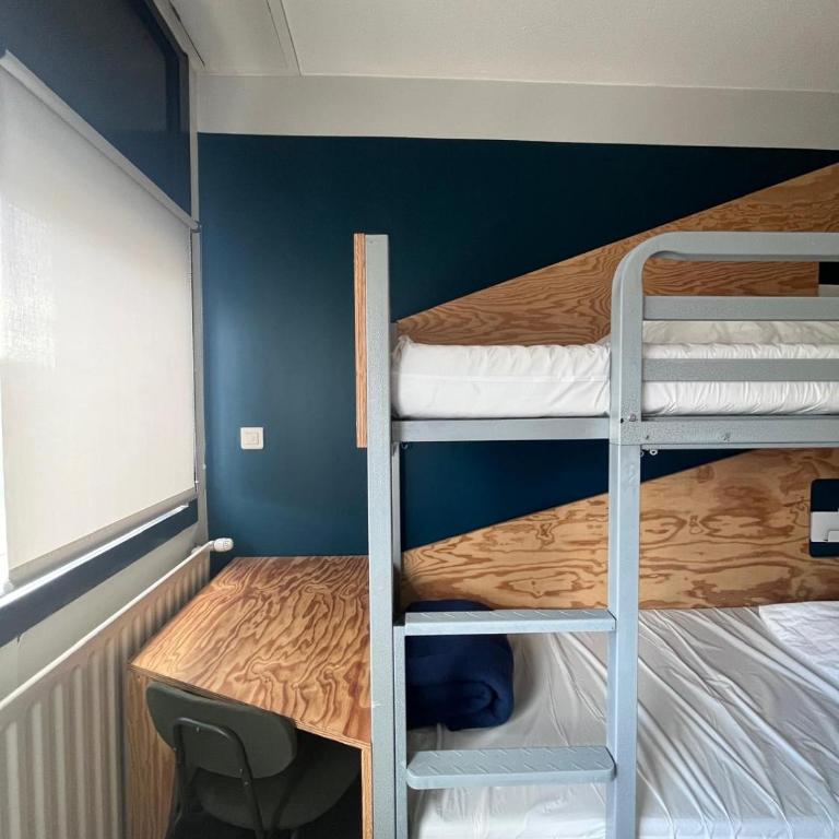 Auberge de Jeunesse Barbey - Youth Hostel Bordeaux - Lit dans Dortoir pour Hommes de 4 Lits - 4
