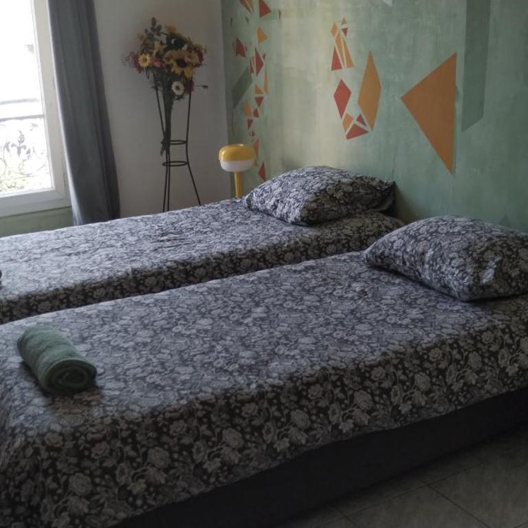 Chez Brigitte Guesthouse - Standard Zweibettzimmer mit Gemeinschaftsbad - 1
