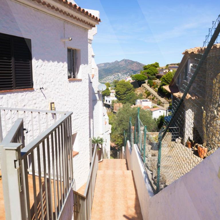 Maison vacances avec piscine commune et vue mer - Two-Bedroom House - 15