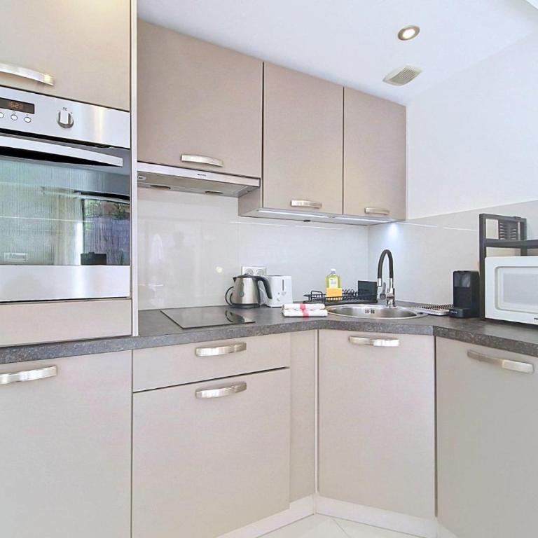Nestor&Jeeves - CHATEAU AZUR - Air Conditioning - Terrace - Appartement avec Terrasse - 10