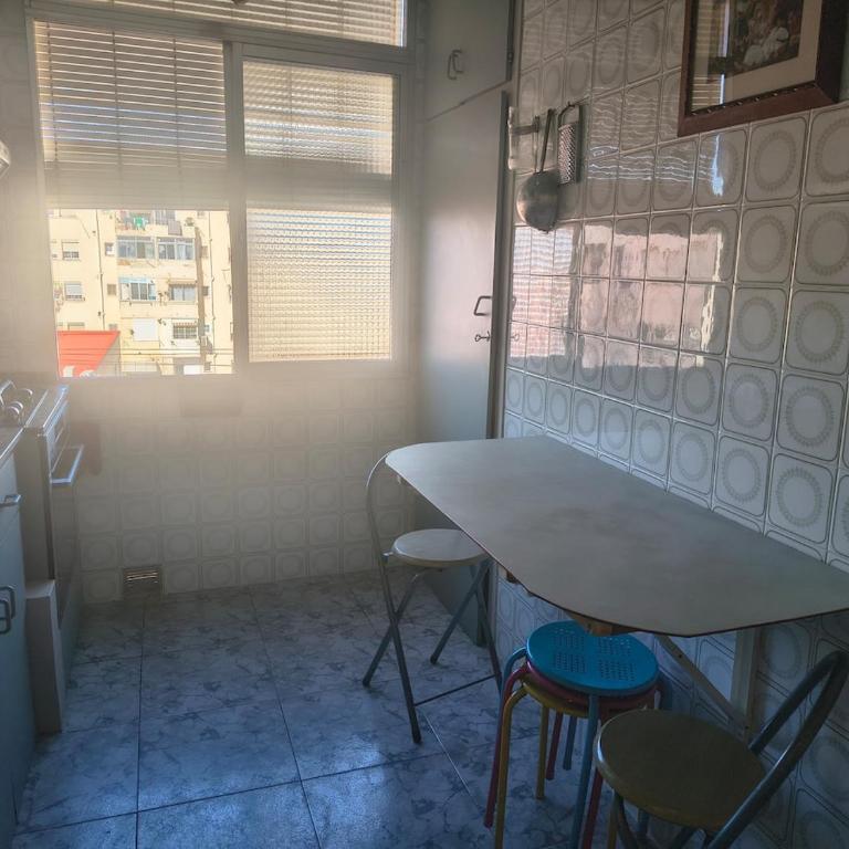 Apartment Two large beds Beach 300 mts AC - Apartamento de 2 dormitorios - 4