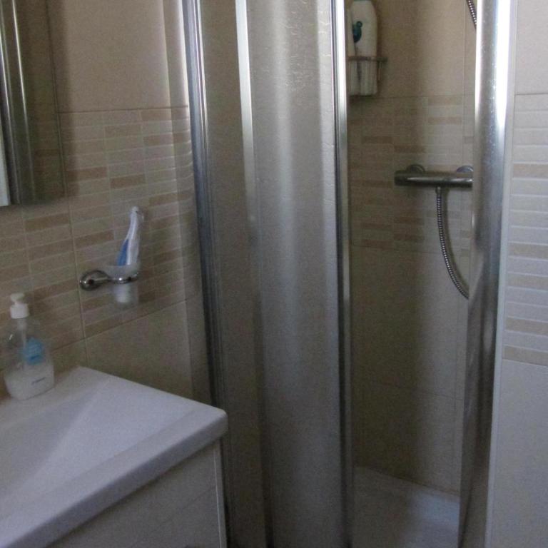 Apartment Two large beds Beach 300 mts AC - Apartamento de 2 dormitorios - 10