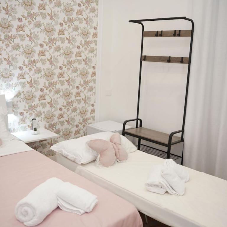 B&B Suite Dimora Benincasa, near central station - Camera Tripla con Bagno Privato - 3
