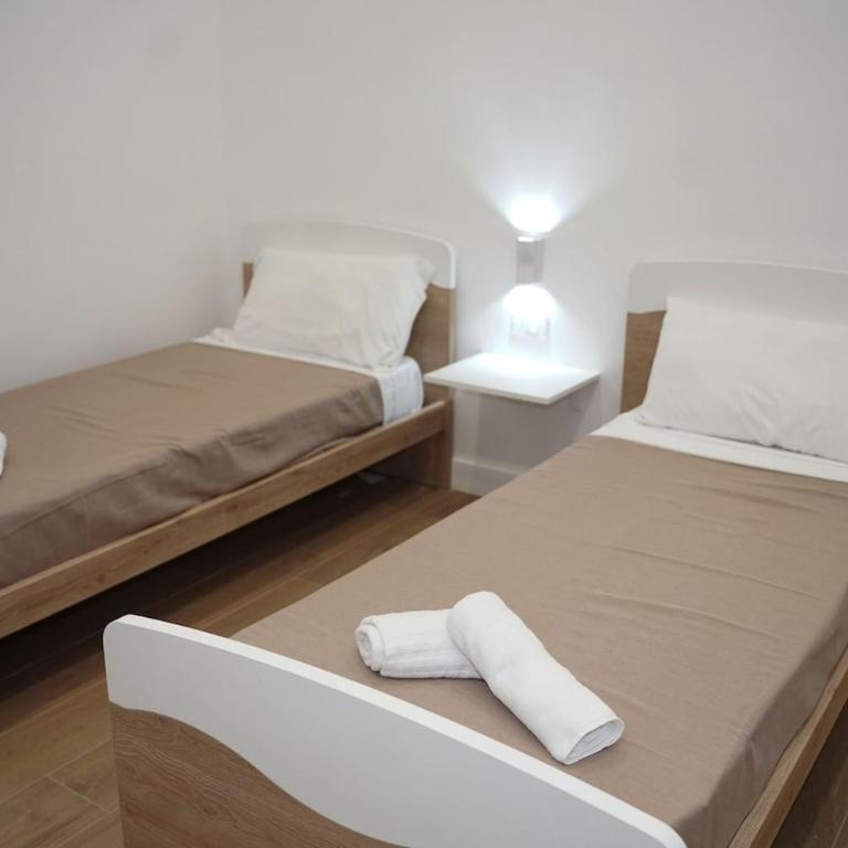B&B Suite Dimora Benincasa, near central station - Camera Quadrupla con Bagno Privato - 8