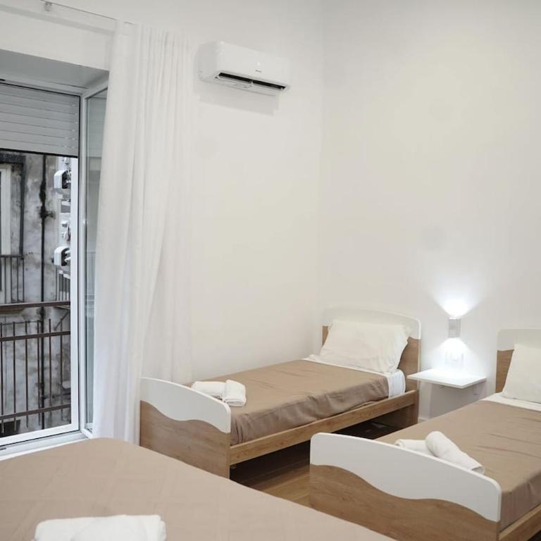 B&B Suite Dimora Benincasa, near central station - Camera Quadrupla con Bagno Privato - 5
