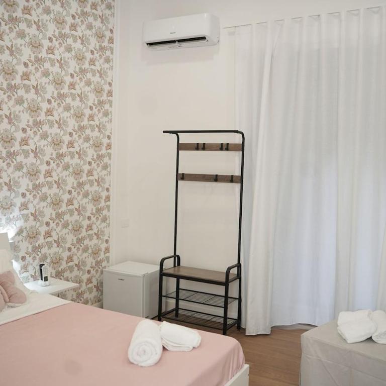 B&B Suite Dimora Benincasa, near central station - Camera Tripla con Bagno Privato - 8