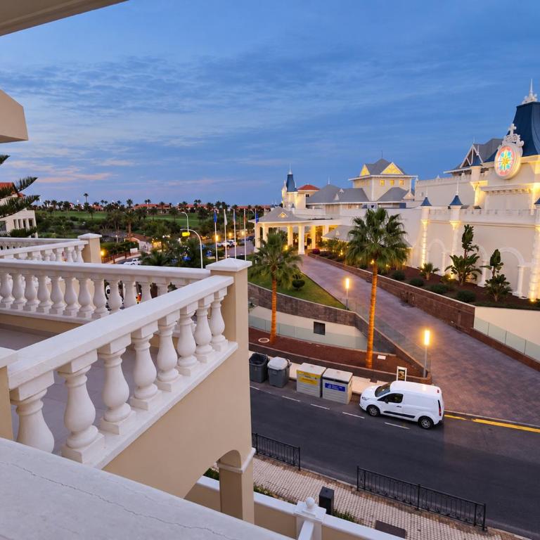 Golf Park Sunny Cozy Penthouse near the Ocean with large double terraces, fiber WIFI, 3 pools, NEW bbq South Tenerife - Apartamento con terraza - 67