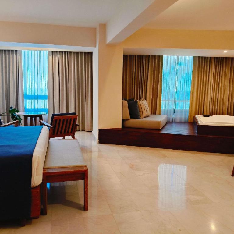 Park Royal Mazatlán - Habitación Doble Superior con vistas al océano - Cama extragrande - 1