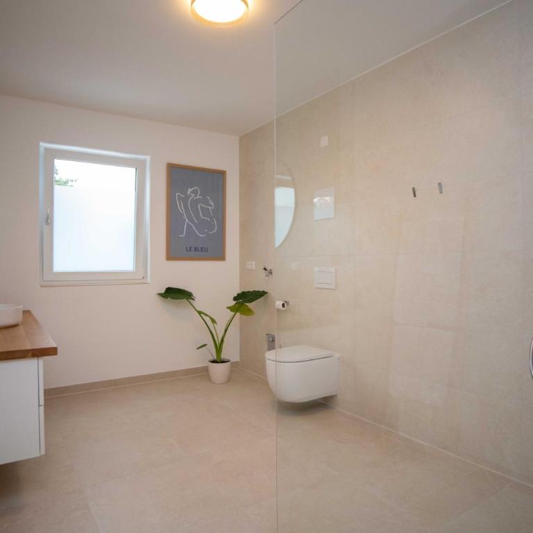 Bergflair Füssen Ferienwohnungen in der Altstadt - Deluxe Apartment mit 1 Schlafzimmer und Gartenblick - 7