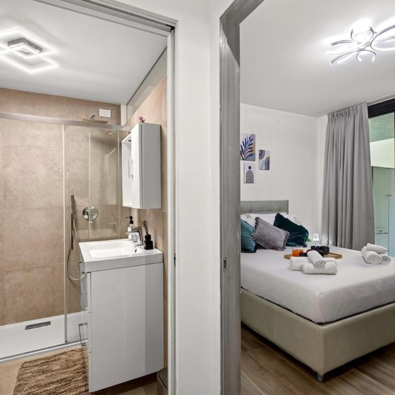 Luxury Central Station - Terrace&Gym&Parking - Apartamento de 1 dormitorio - 63