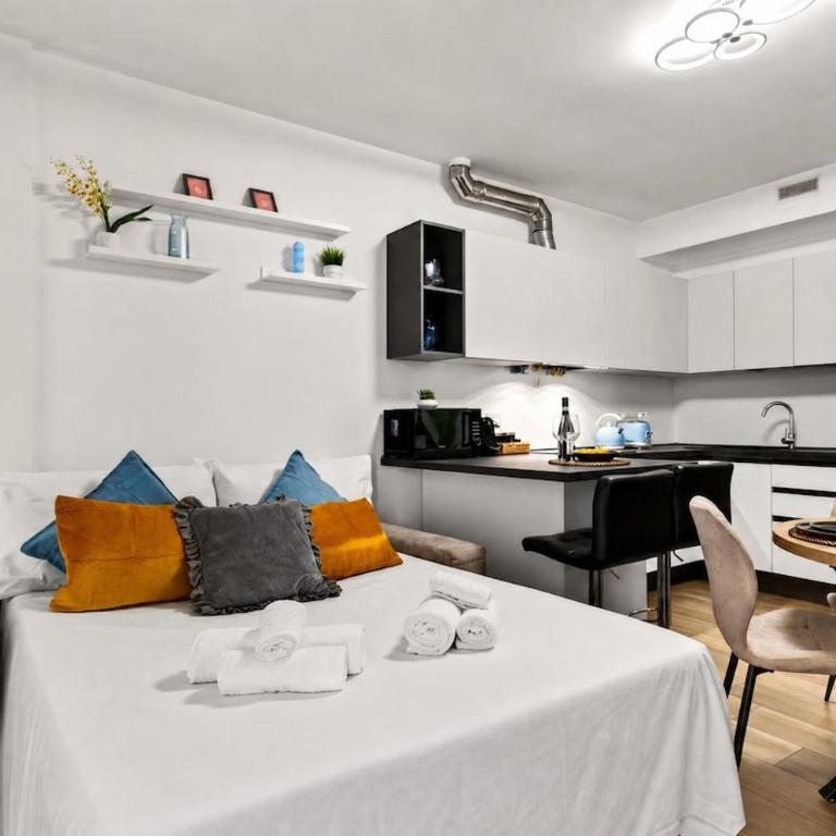 Luxury Central Station - Terrace&Gym&Parking - Apartamento de 1 dormitorio - 65
