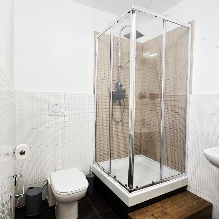 Casa Decò Guest House 2026 - Zimmer mit Kingsize-Bett und Balkon - 12