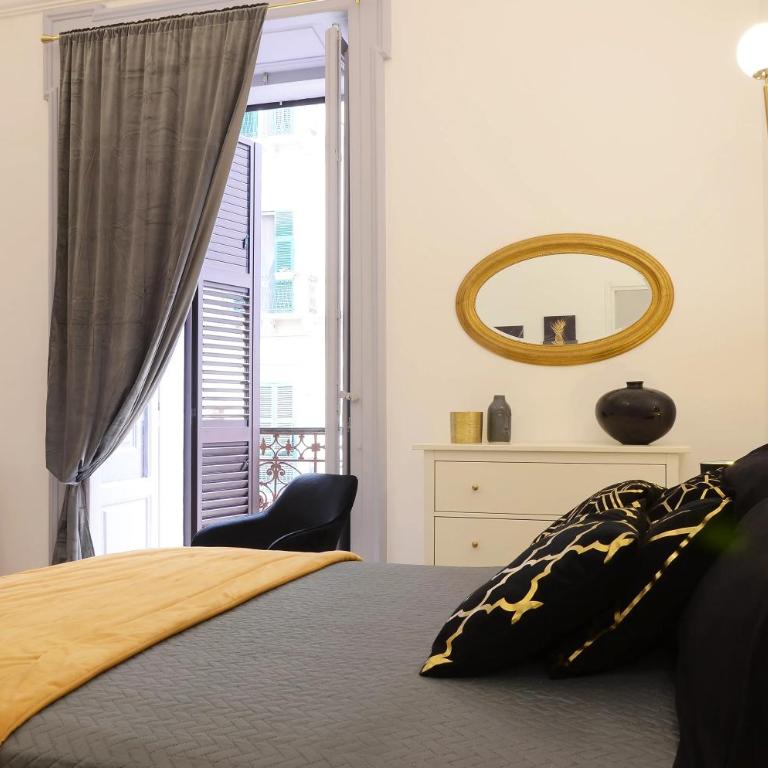 Casa Decò Guest House 2026 - Zimmer mit Kingsize-Bett und Balkon - 4