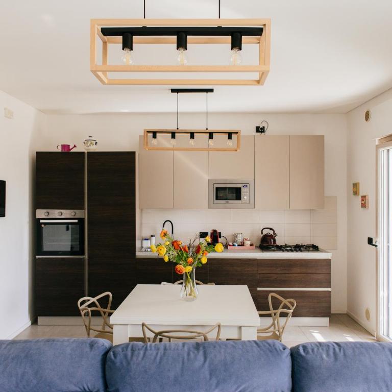 Brezza di Bari, Terrace & Free Parking, family and group apartment by Leviora Collection - Appartamento con 2 Camere da Letto - 86