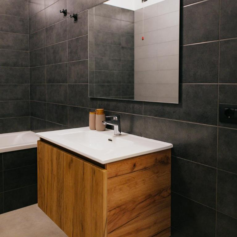 Brezza di Bari, Terrace & Free Parking, family and group apartment by Leviora Collection - Appartamento con 2 Camere da Letto - 35
