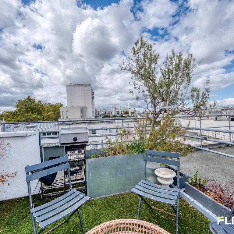 51 rue philippe de girard 75018 / T2 / 2 pièces - Apartment - 8