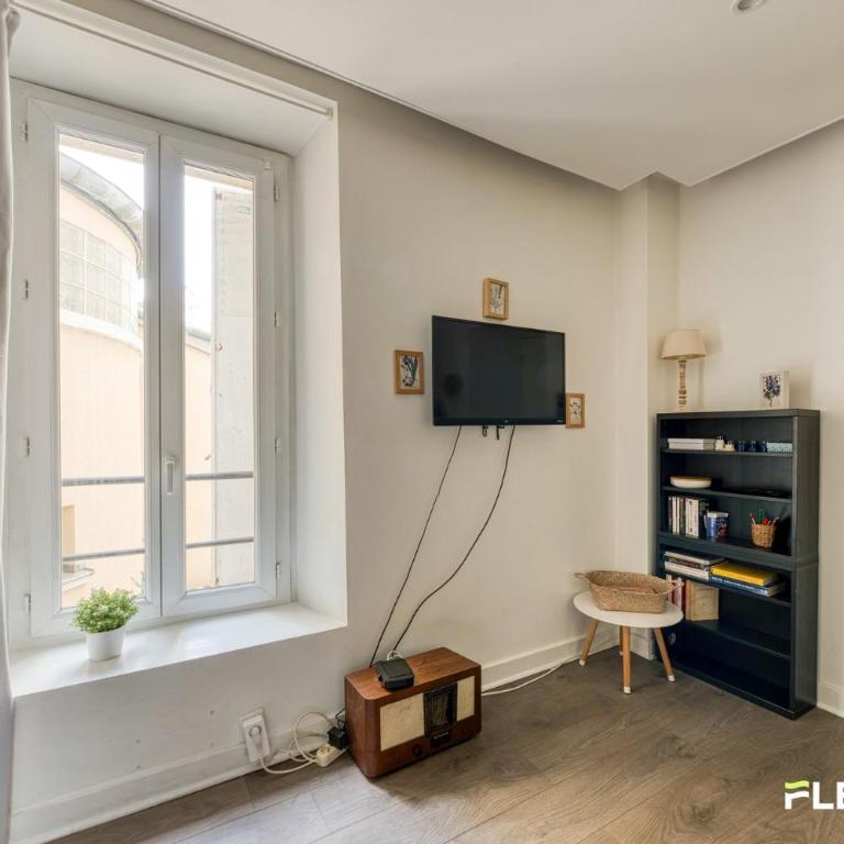 rue Lepic 75018 - T2 - Apartment - 9