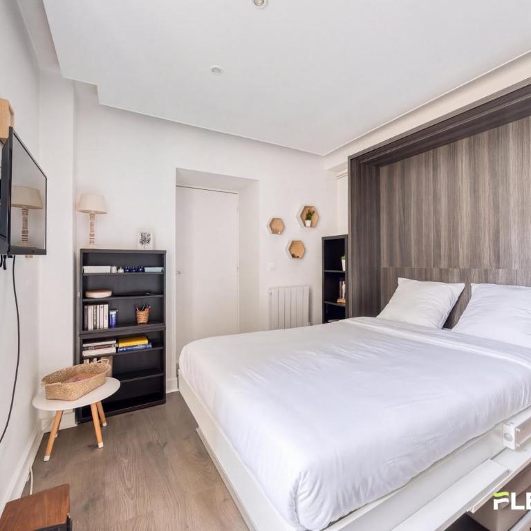 rue Lepic 75018 - T2 - Apartment - 10